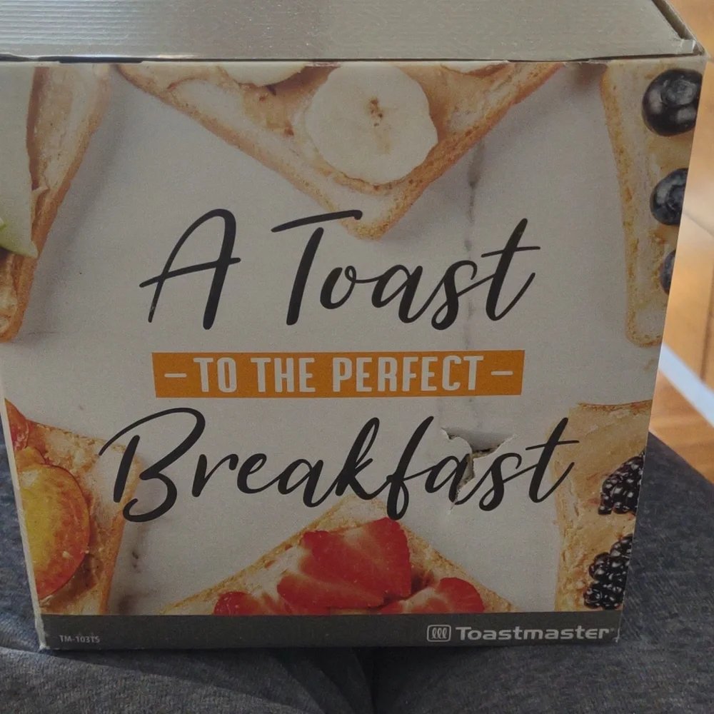 2 slice toaster brand new by Toastmaster. Please note: UPC code has been cut out - Picture 2 of 4